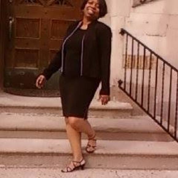 Meet your Posher, Shirley - Picture 1 of 1